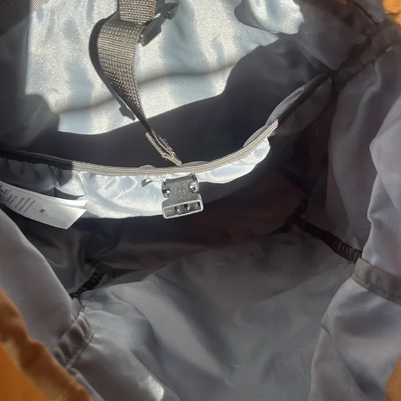 Patagonia Tan Backpack - Picture 4 of 9